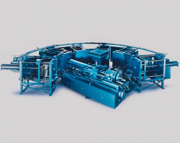 Structural Foam Molding Machine